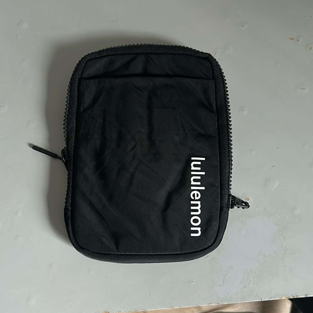 Lululemon pouch